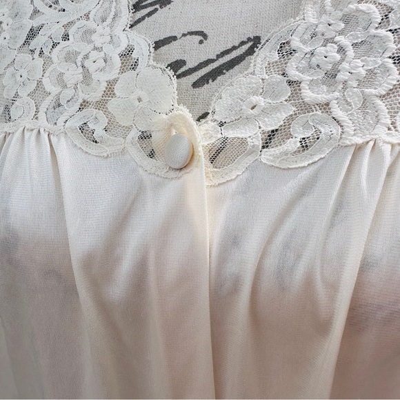 Vintage Vanity Fair Ivory Lace Nightgown Buttoned Robe - Picture 6 of 12